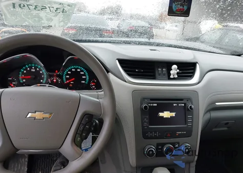 2017 Chevrolet Traverse Ls z USA, uszkodzony, nr VIN 1GNKRFED3HJ155930